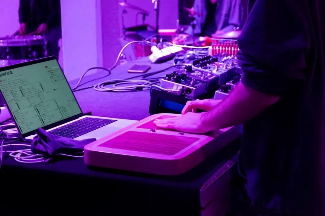 Surface in a live-.improvisation environment